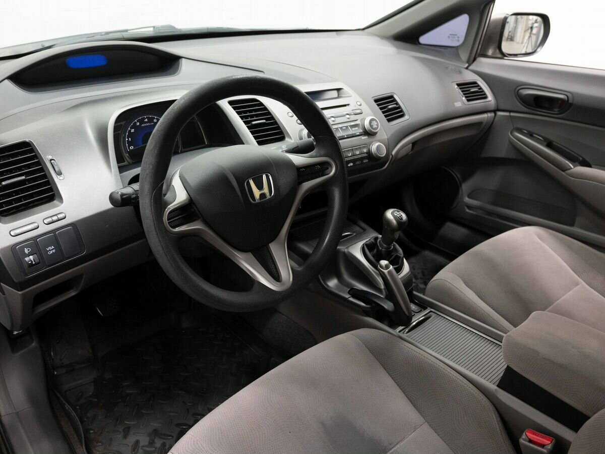 Honda Civic с пробегом — 2008 год. Фото: #6