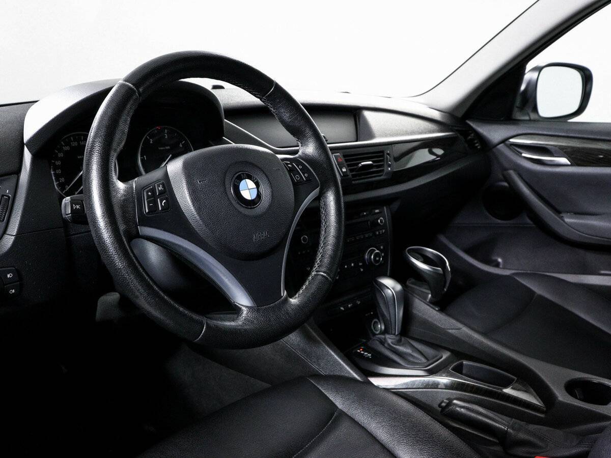 BMW X1 с пробегом — 2011 год. Фото: #13