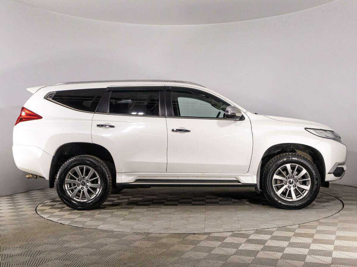Mitsubishi Pajero Sport с пробегом — 2019 год. Фото: #3