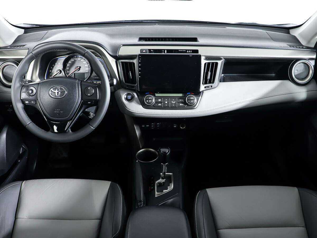 Toyota RAV4 с пробегом — 2013 год. Фото: #8