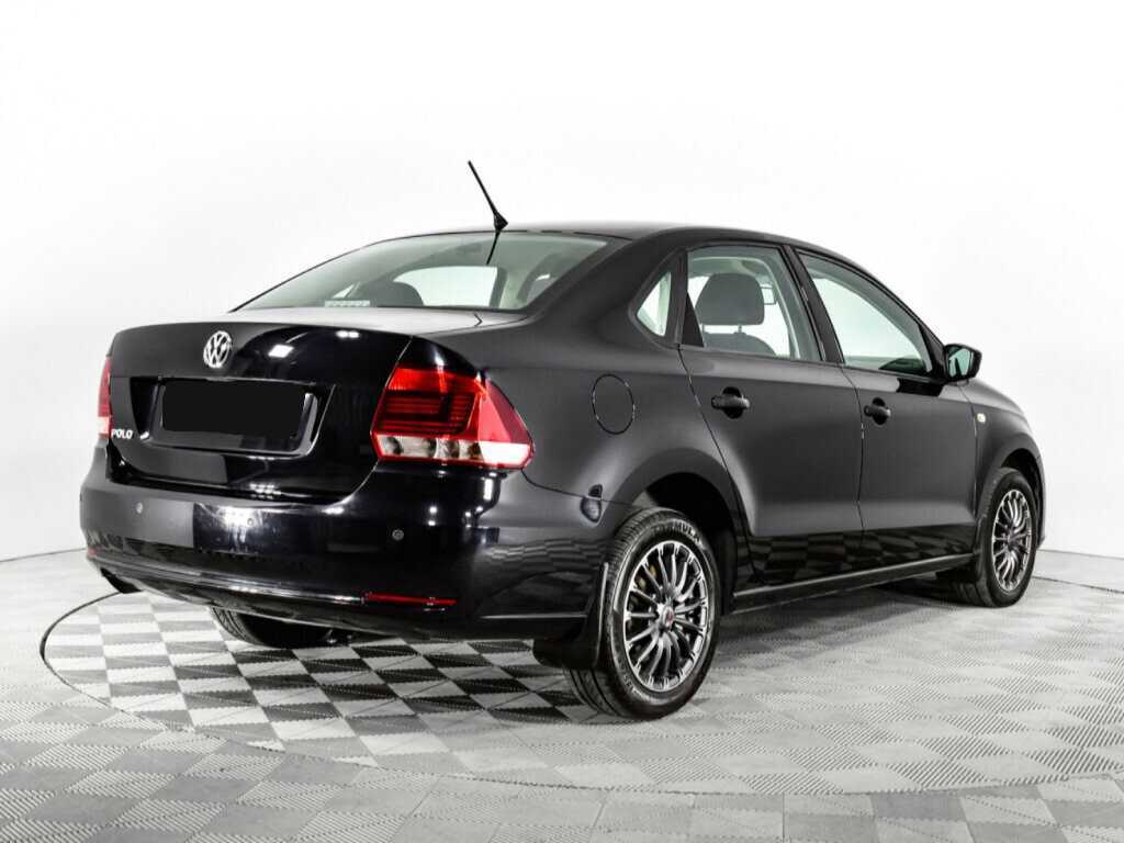 Volkswagen Polo с пробегом — 2015 год. Фото: #4