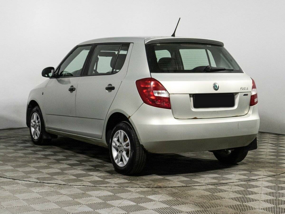 Skoda Fabia с пробегом — 2011 год. Фото: #6