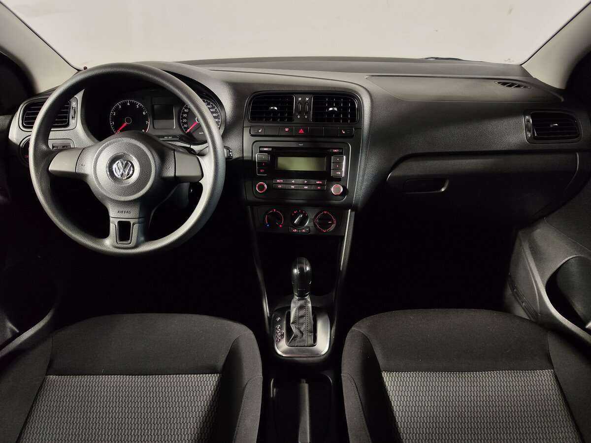 Volkswagen Polo с пробегом — 2011 год. Фото: #4