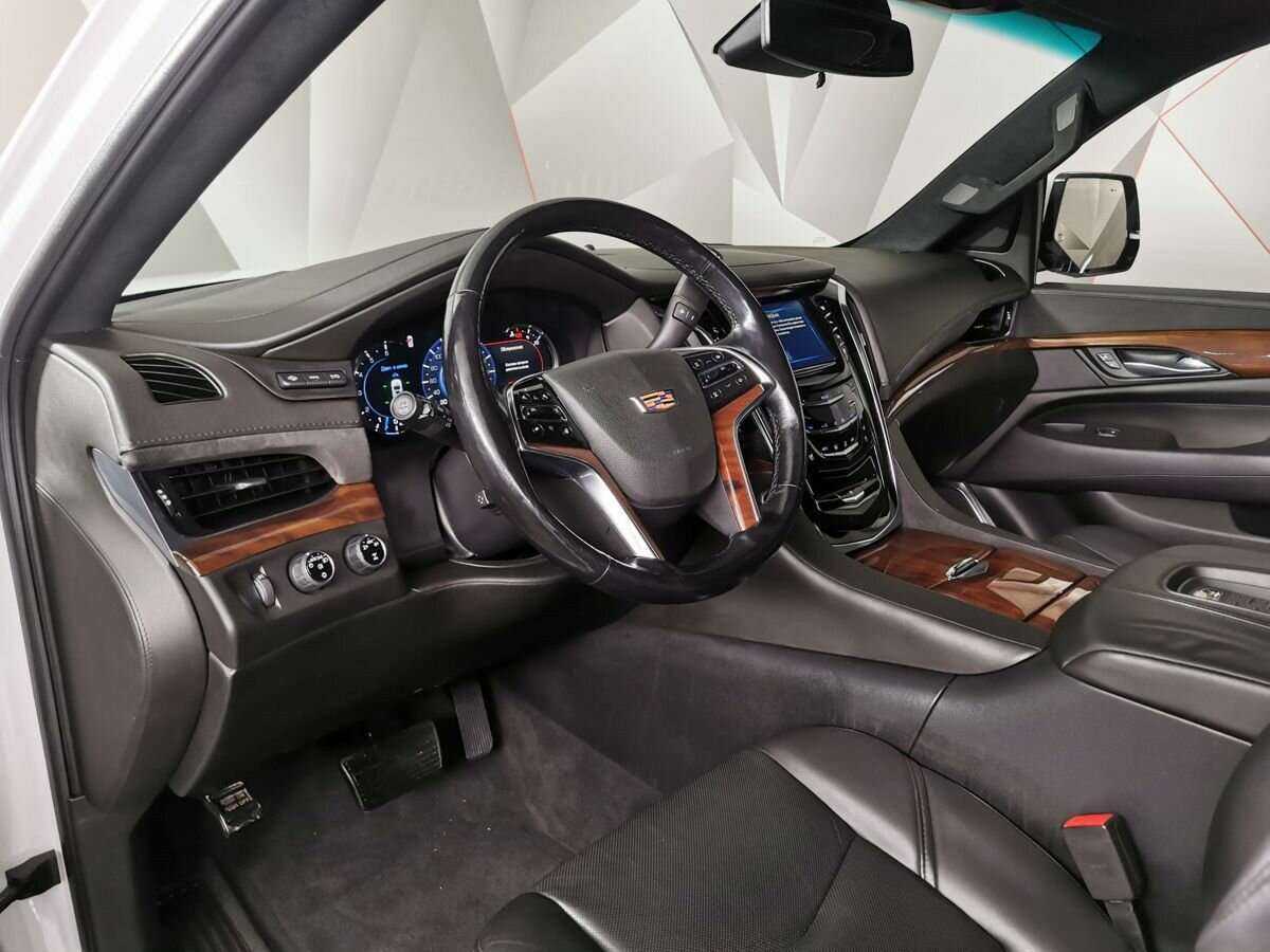 Cadillac Escalade с пробегом — 2016 год. Фото: #11