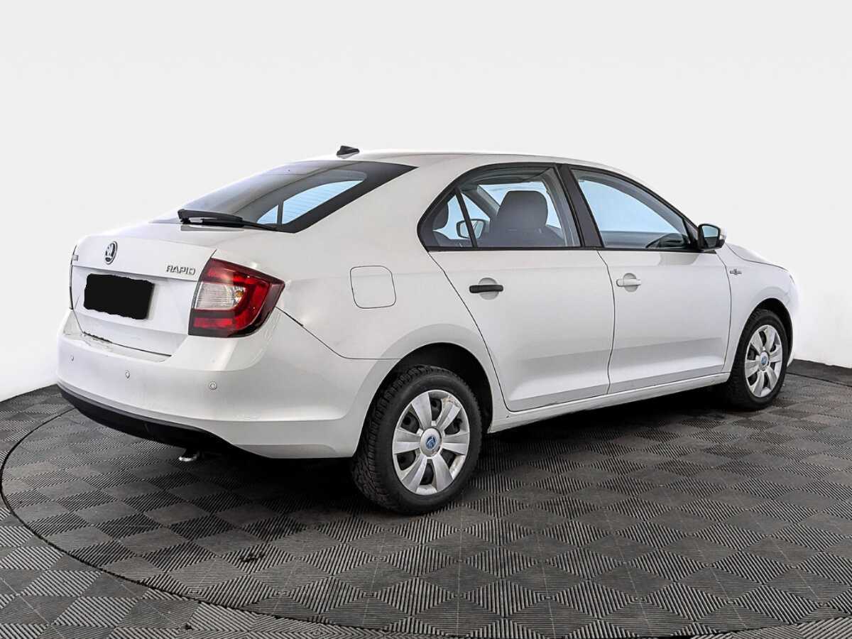 Skoda Rapid с пробегом — 2019 год. Фото: #4