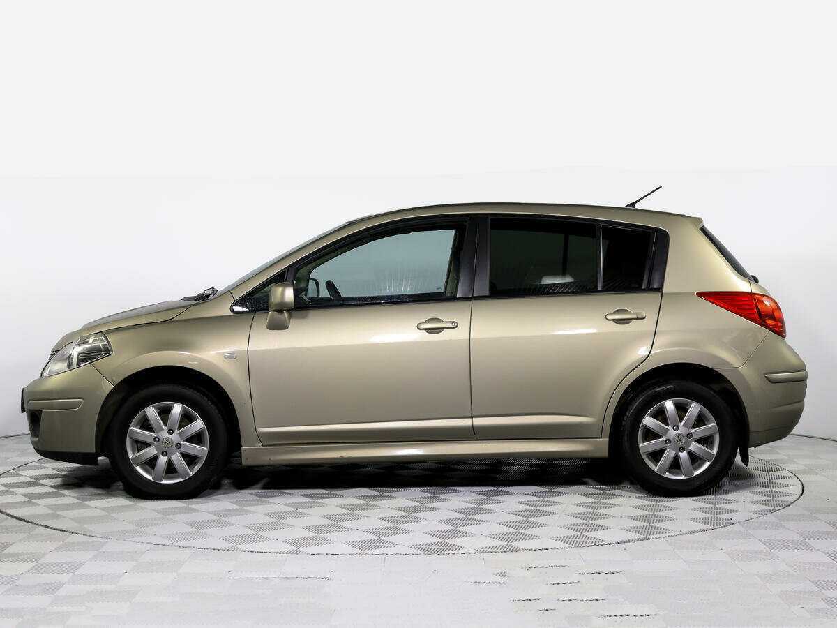 Nissan Tiida с пробегом — 2011 год. Фото: #6