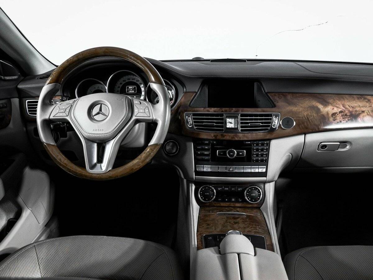 Mercedes-Benz CLS с пробегом — 2012 год. Фото: #11