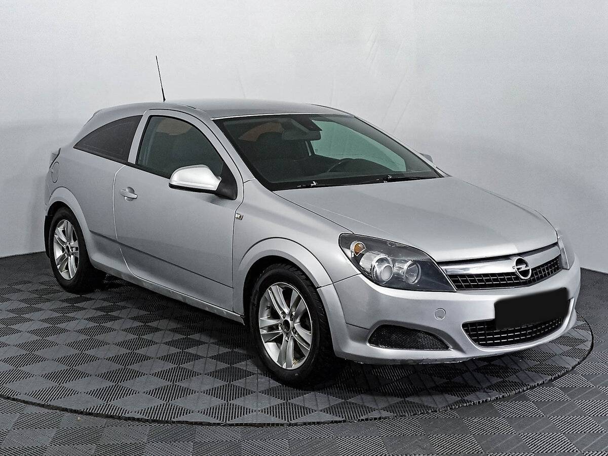 Opel Astra с пробегом — 2011 год. Фото: #2