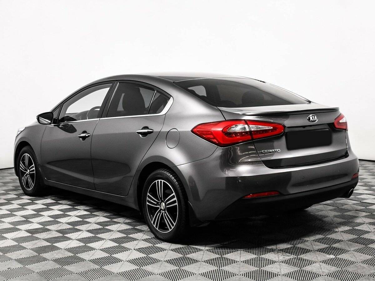 Kia Cerato с пробегом — 2015 год. Фото: #6