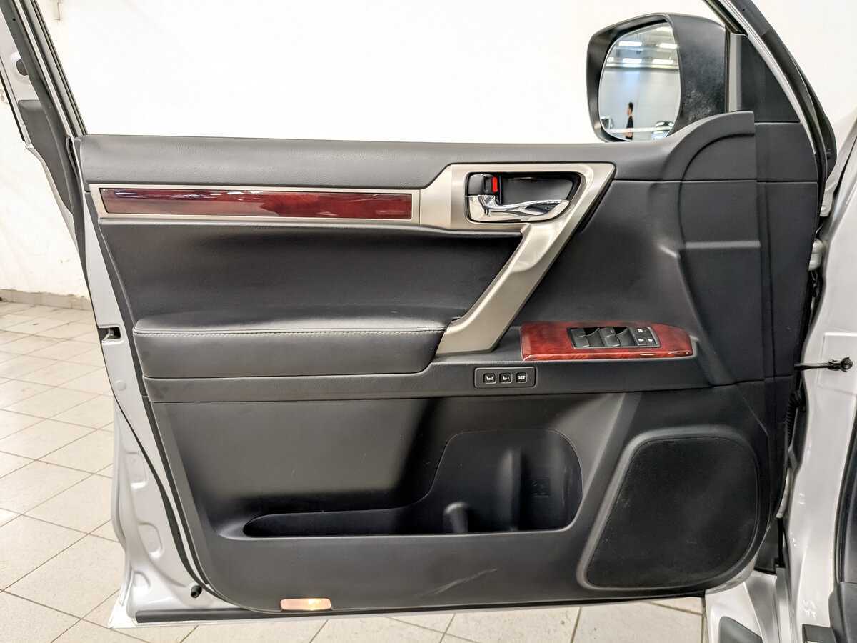 Lexus GX с пробегом — 2012 год. Фото: #16