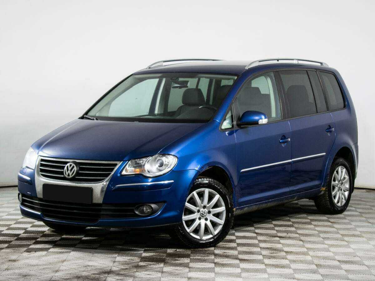Volkswagen Touran с пробегом — 2008 год. Фото: #0