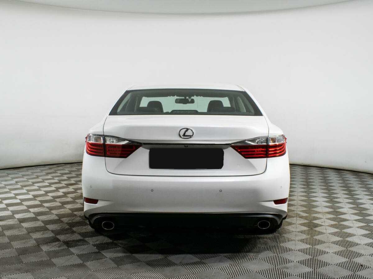 Lexus ES с пробегом — 2014 год. Фото: #5