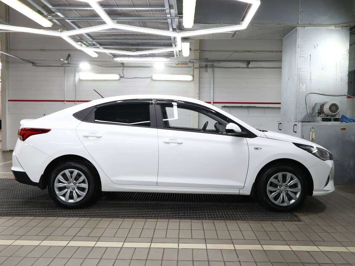 Hyundai Solaris с пробегом — 2021 год. Фото: #11