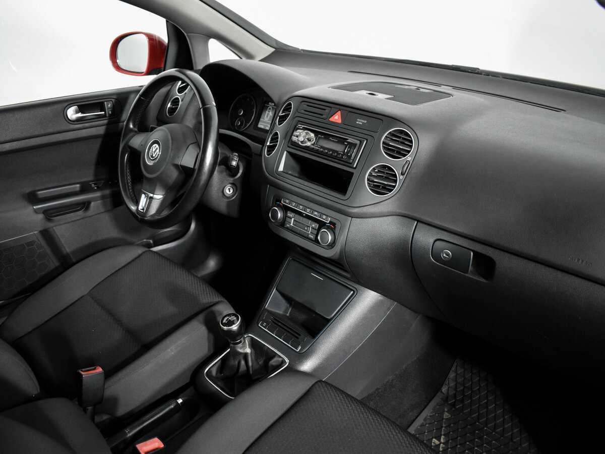 Volkswagen Golf Plus с пробегом — 2011 год. Фото: #14