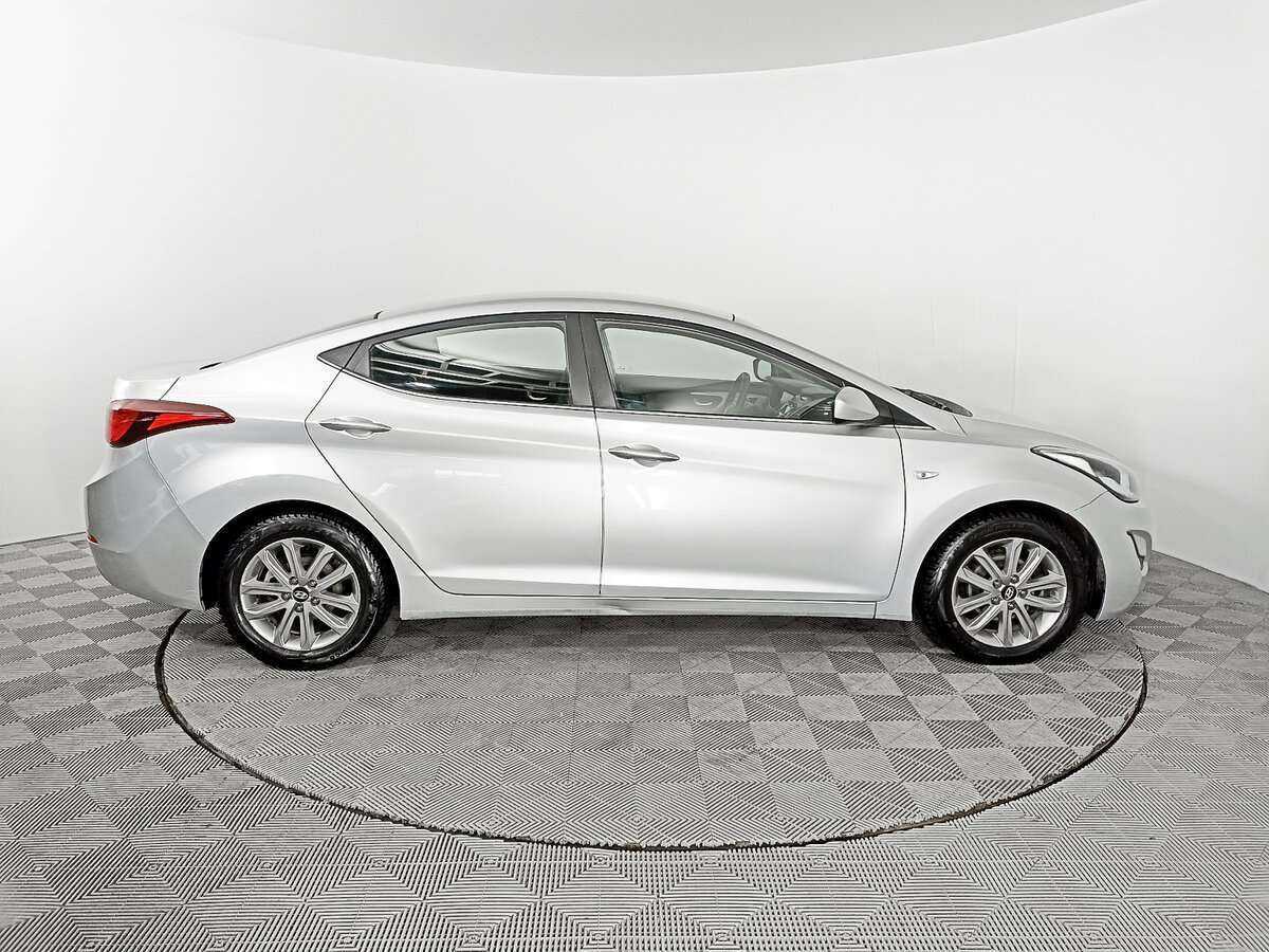 Hyundai Elantra с пробегом — 2014 год. Фото: #3