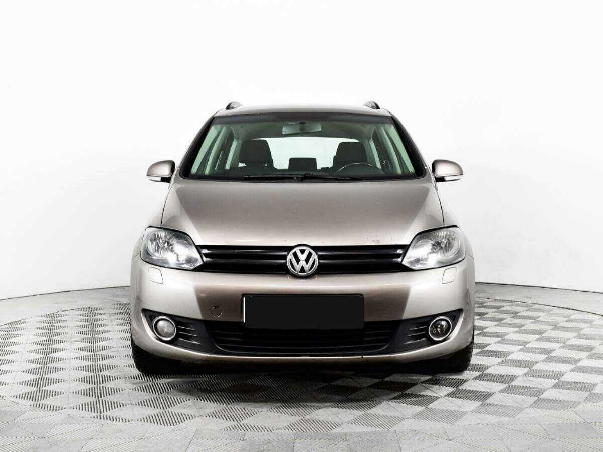 Volkswagen Golf Plus с пробегом — 2011 год. Фото: #1