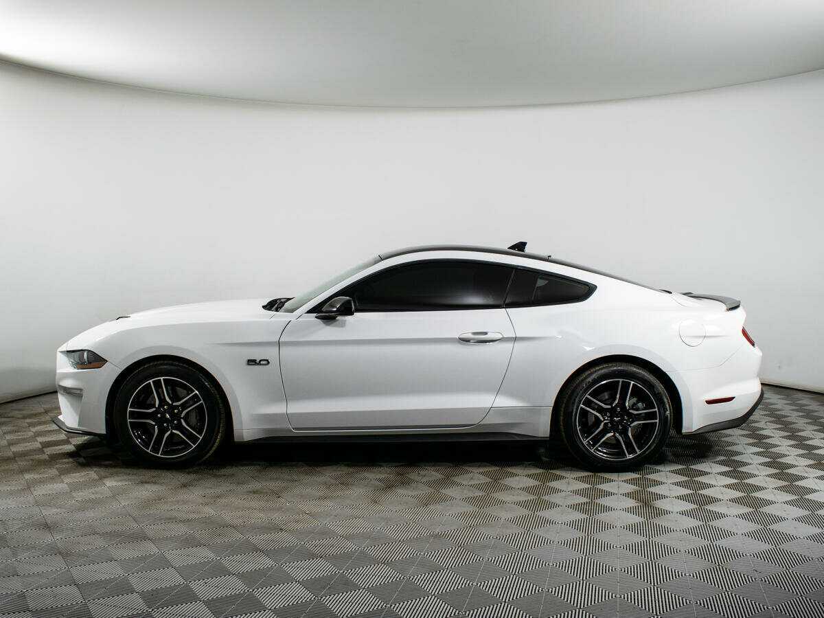 Ford Mustang с пробегом — 2022 год. Фото: #7