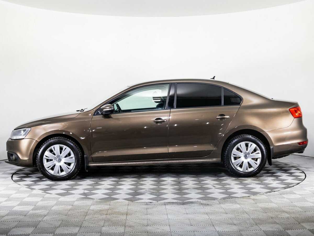 Volkswagen Jetta с пробегом — 2012 год. Фото: #7