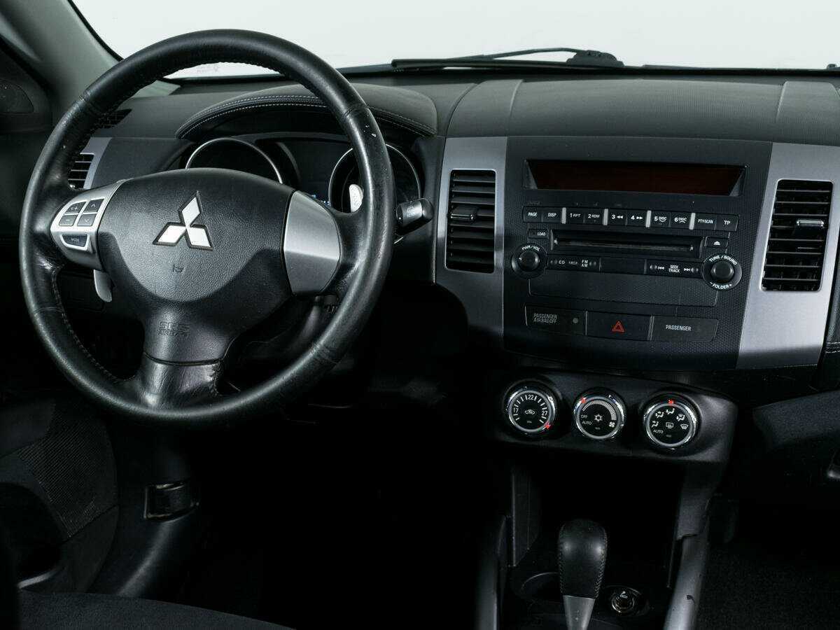 Mitsubishi Outlander с пробегом — 2010 год. Фото: #6