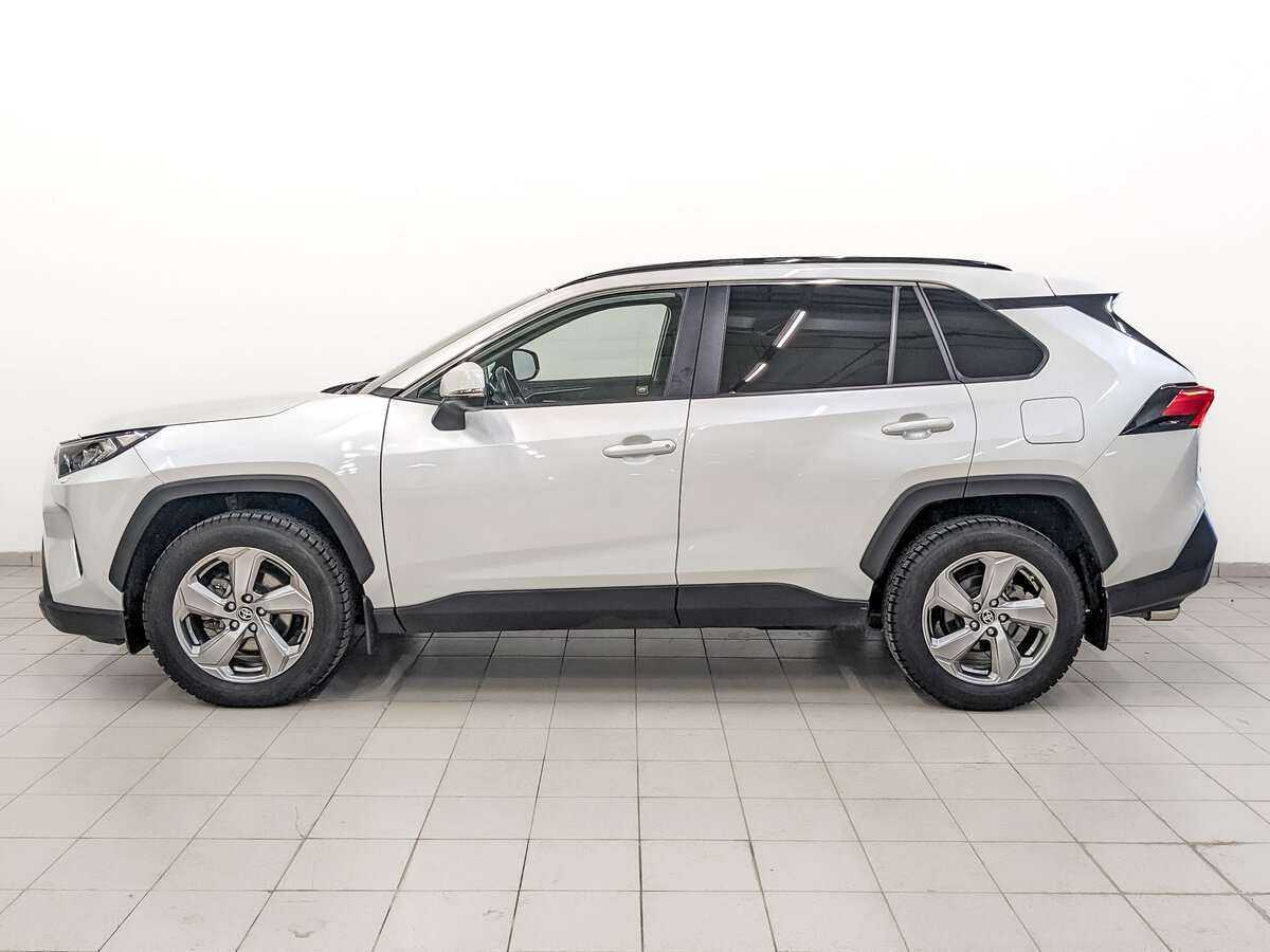 Toyota RAV4 с пробегом — 2021 год. Фото: #7