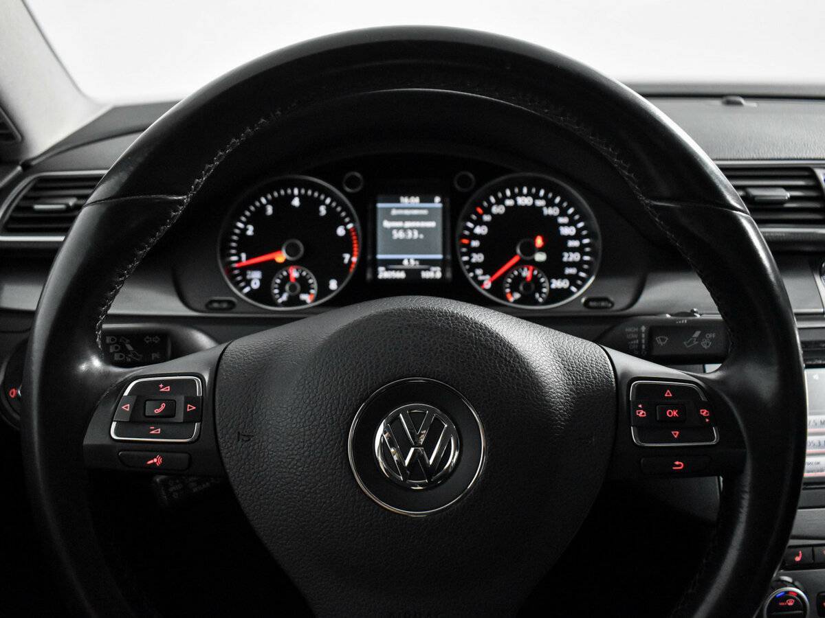 Volkswagen Passat с пробегом — 2012 год. Фото: #15