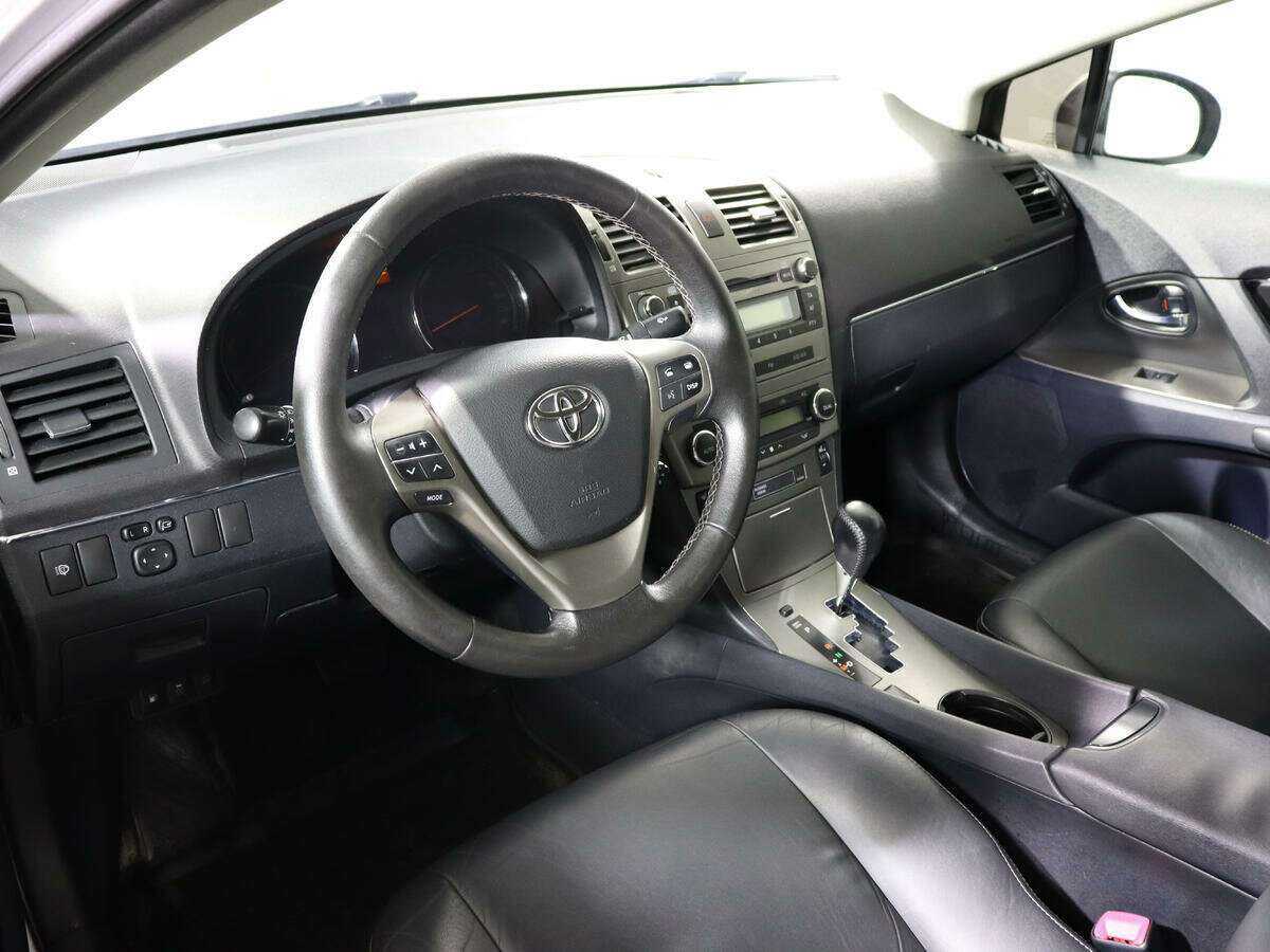 Toyota Avensis с пробегом — 2011 год. Фото: #9