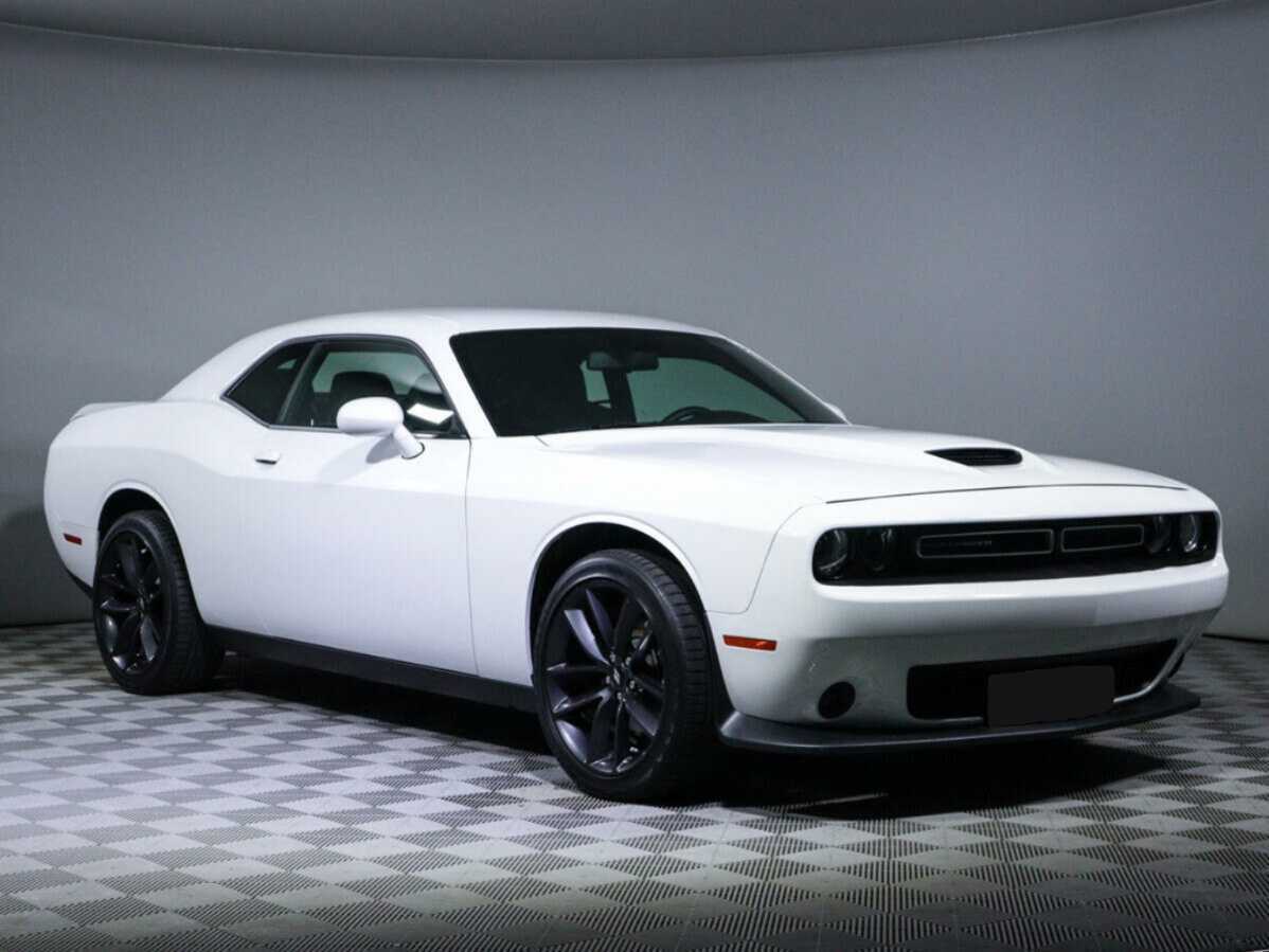 Dodge Challenger с пробегом — 2022 год. Фото: #2