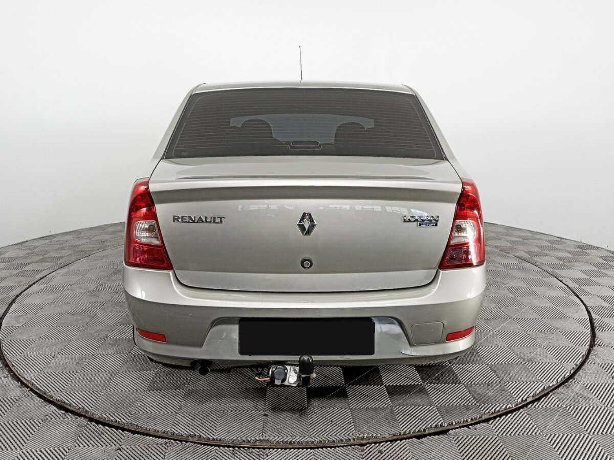 Renault Logan с пробегом — 2011 год. Фото: #5