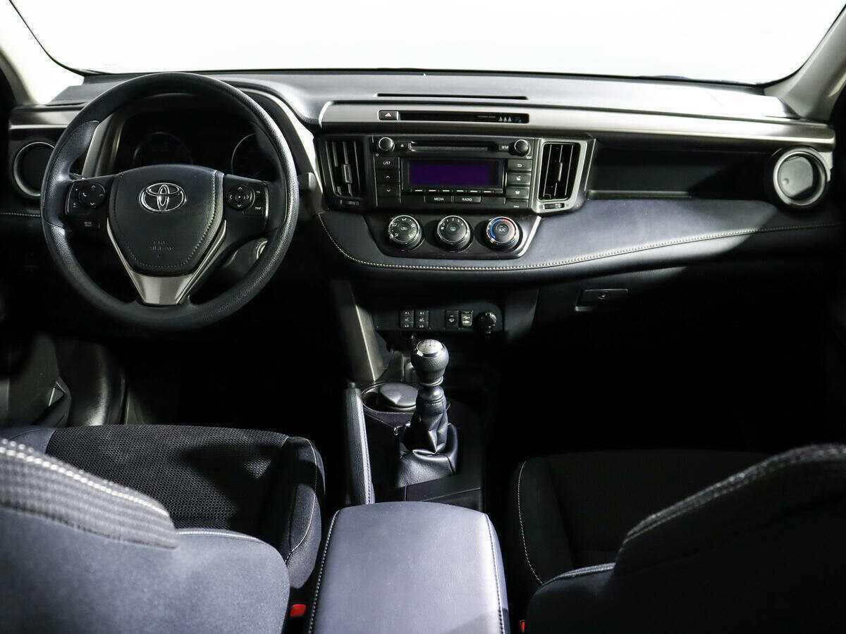 Toyota RAV4 с пробегом — 2018 год. Фото: #11
