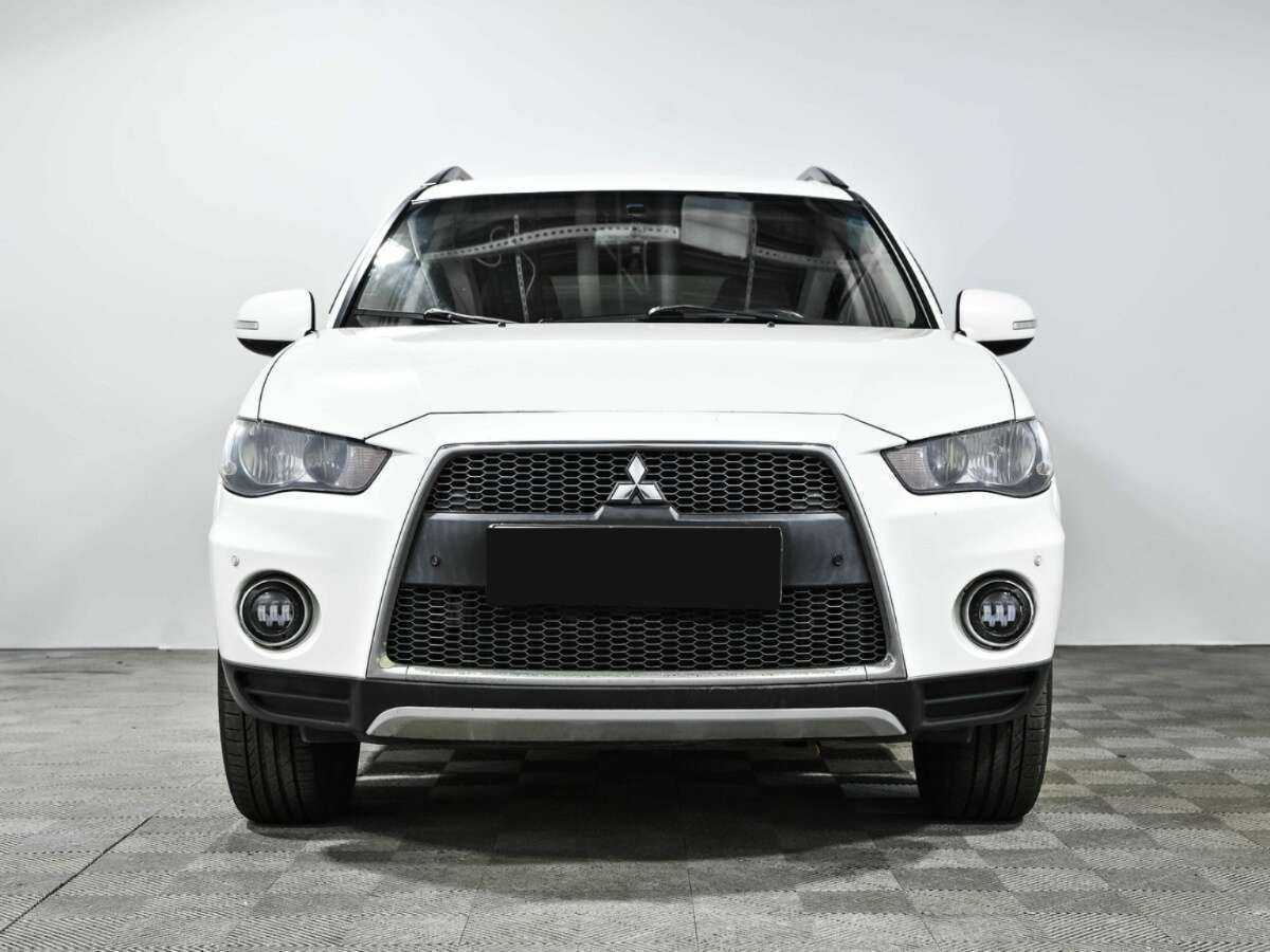 Mitsubishi Outlander с пробегом — 2011 год. Фото: #1