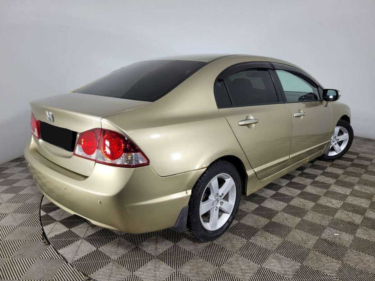 Honda Civic с пробегом — 2007 год. Фото: #3
