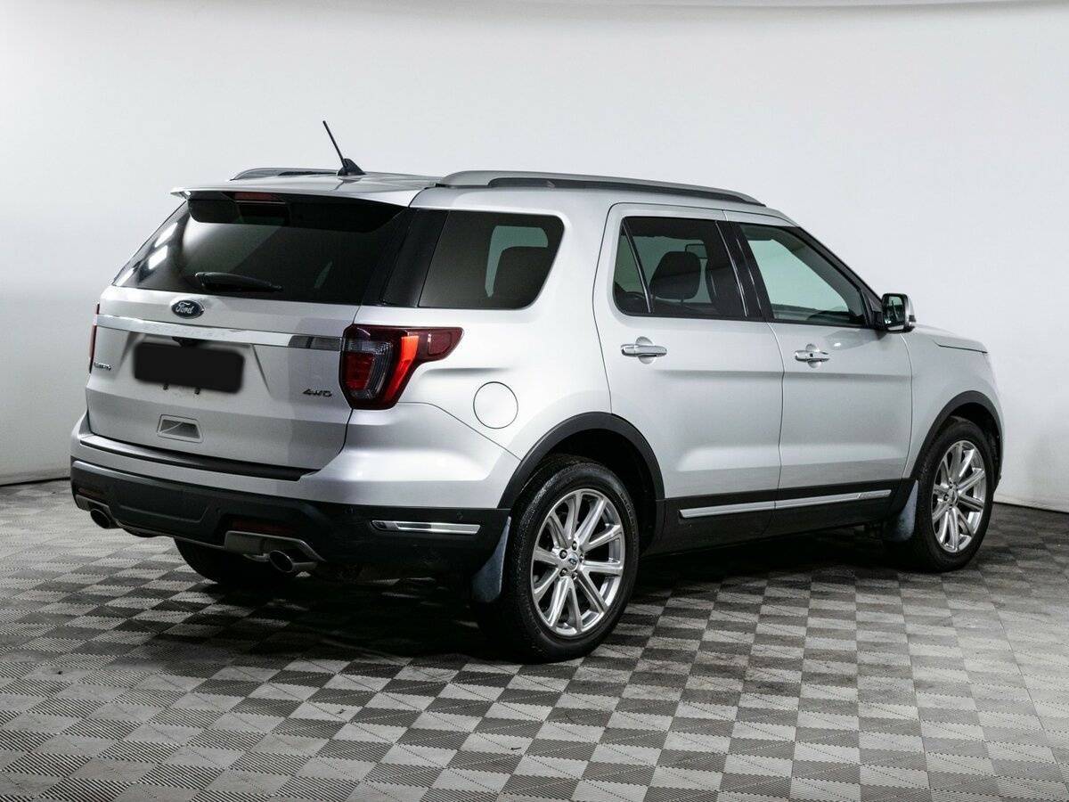 Ford Explorer с пробегом — 2018 год. Фото: #4