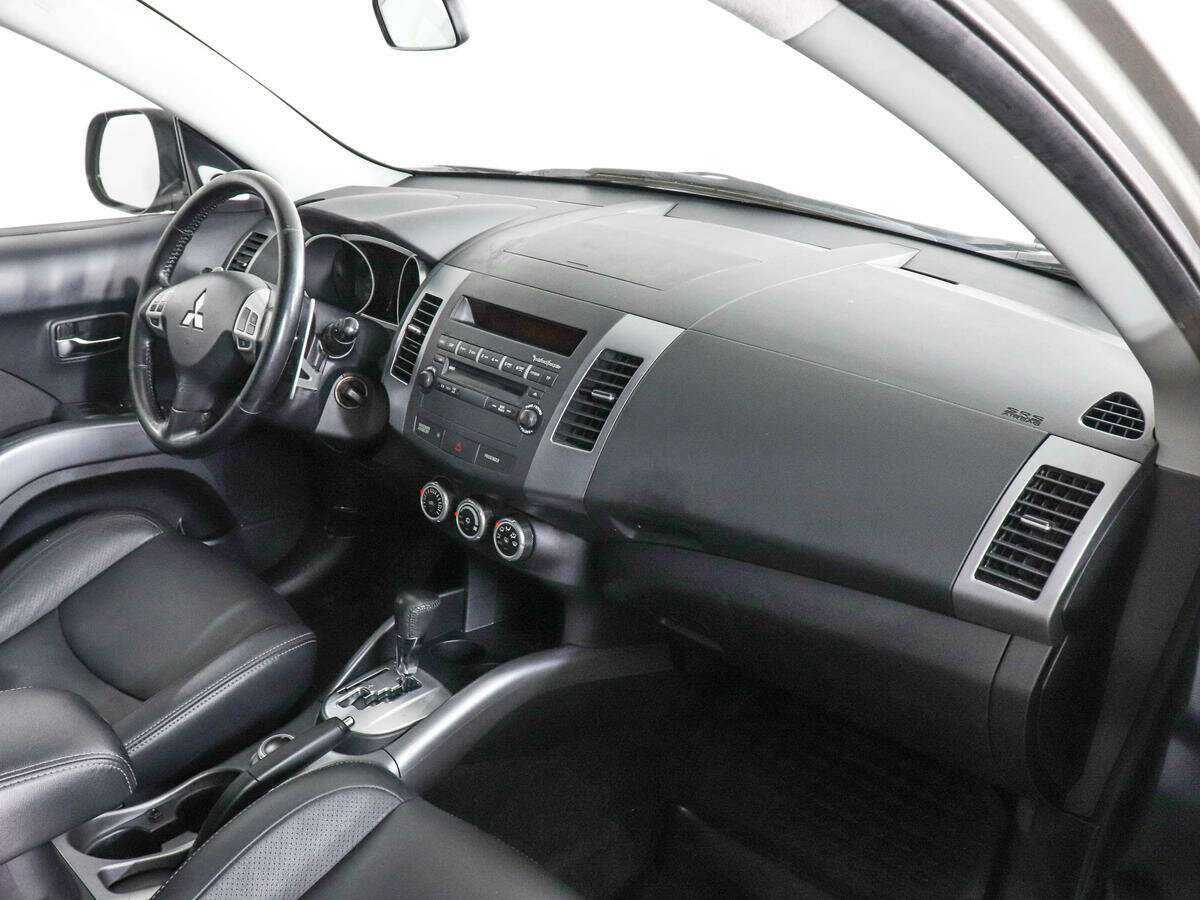Mitsubishi Outlander с пробегом — 2008 год. Фото: #9