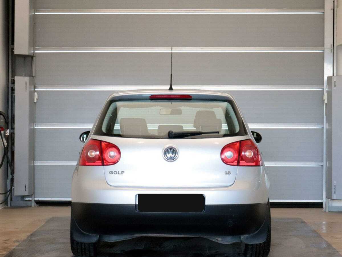 Volkswagen Golf с пробегом — 2007 год. Фото: #4