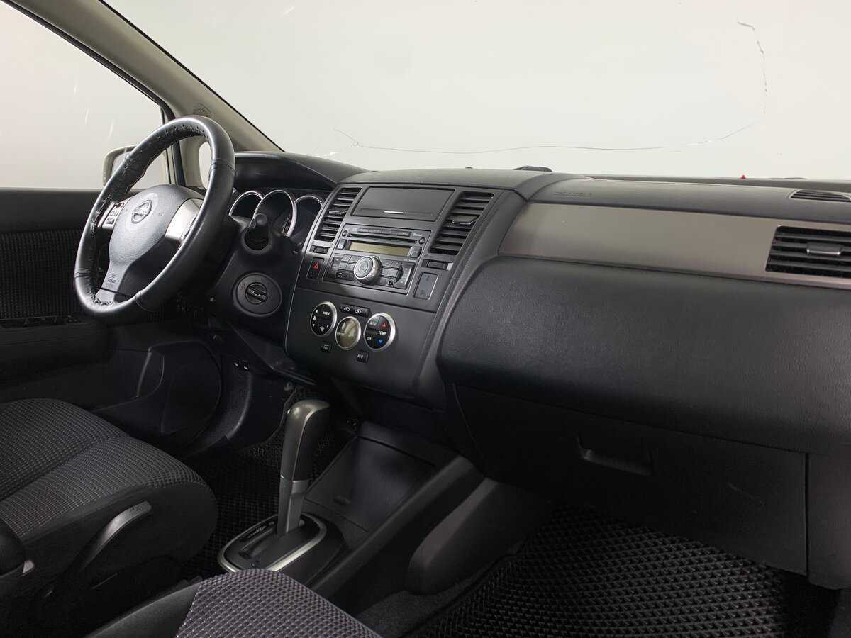 Nissan Tiida с пробегом — 2010 год. Фото: #13
