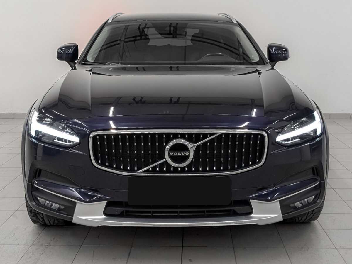 Volvo V90 Cross Country с пробегом — 2017 год. Фото: #1