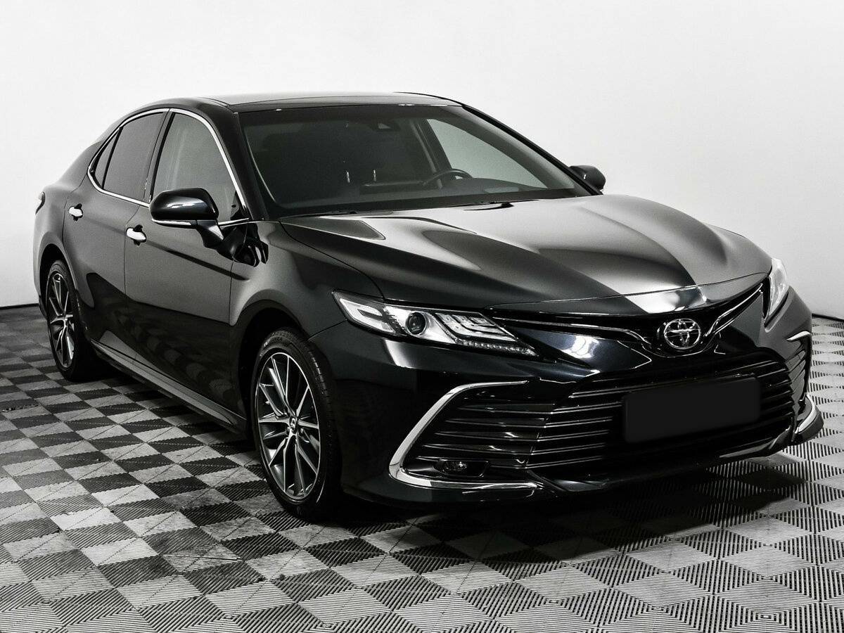 Toyota Camry с пробегом — 2023 год. Фото: #2