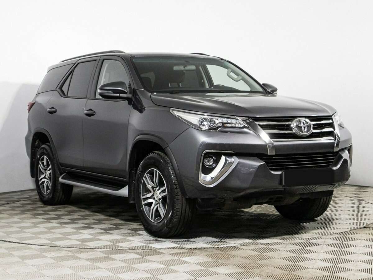 Toyota Fortuner с пробегом — 2017 год. Фото: #2