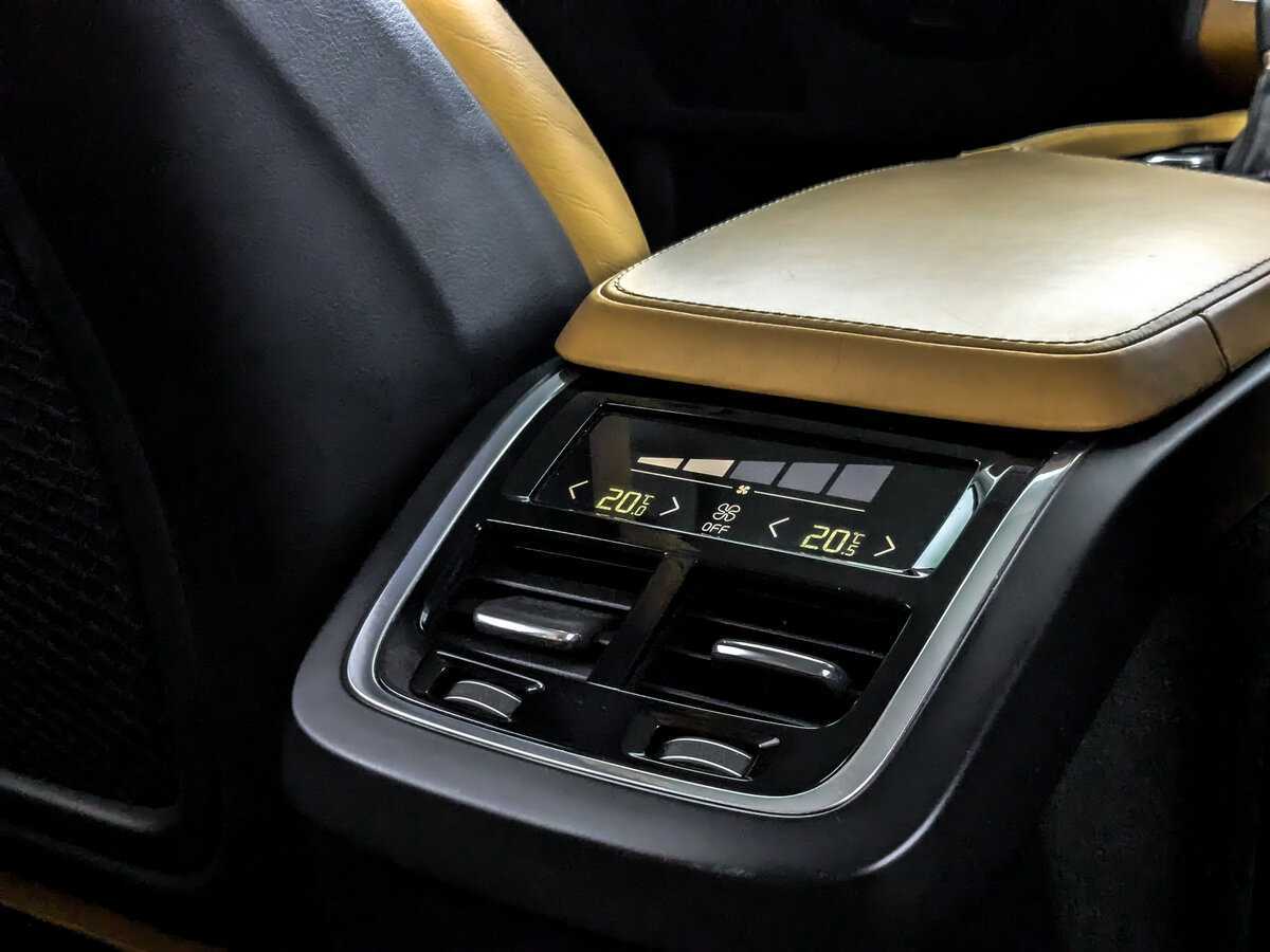 Volvo XC90 с пробегом — 2016 год. Фото: #25