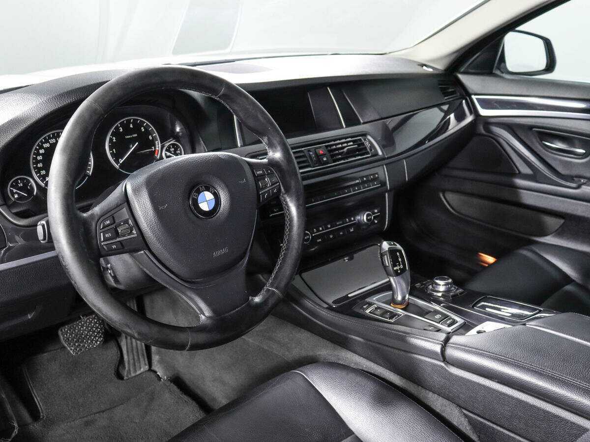 BMW 5 серии с пробегом — 2014 год. Фото: #11