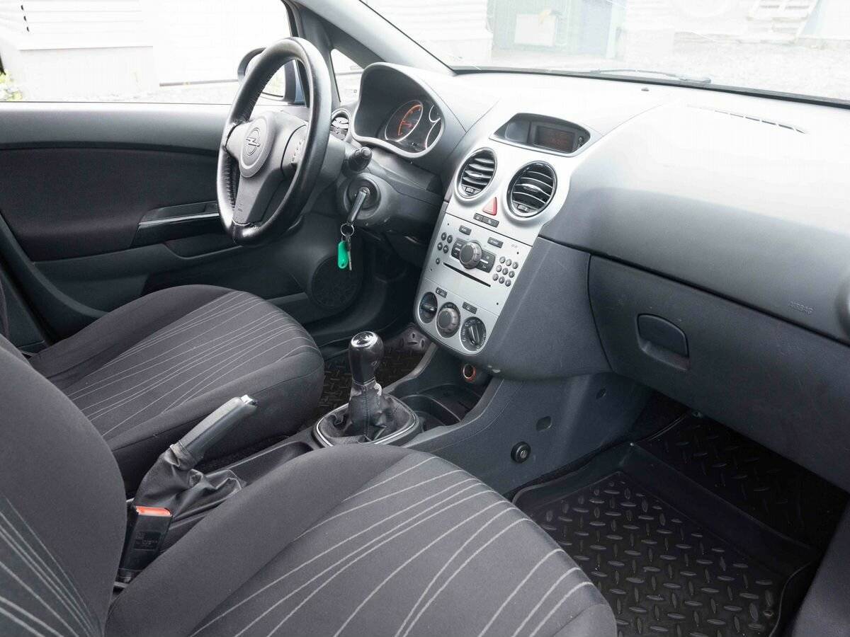 Opel Corsa с пробегом — 2008 год. Фото: #10