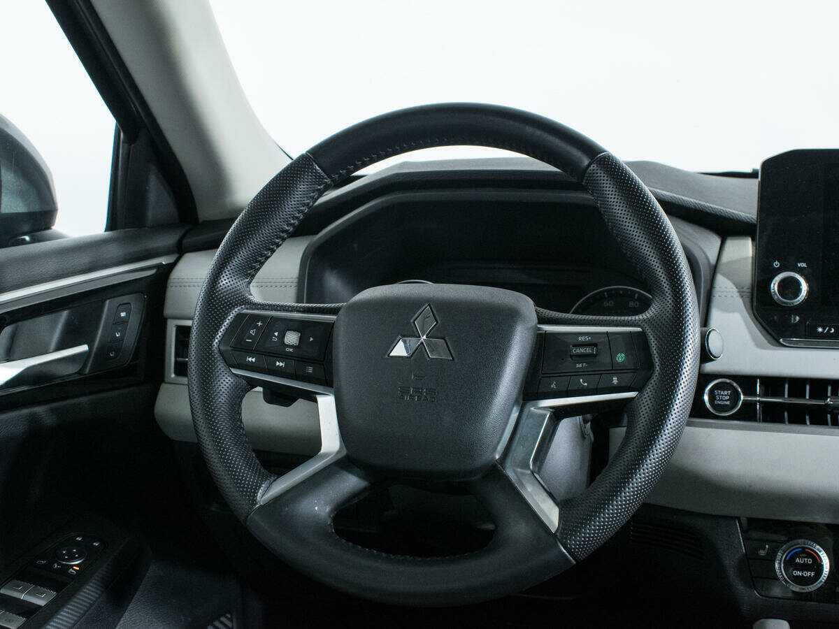 Mitsubishi Outlander с пробегом — 2022 год. Фото: #13