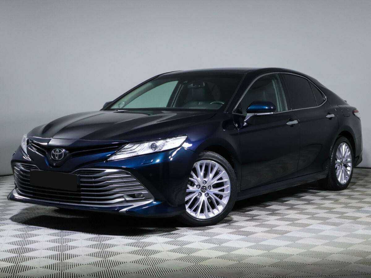 Toyota Camry с пробегом — 2018 год. Посмотреть фото