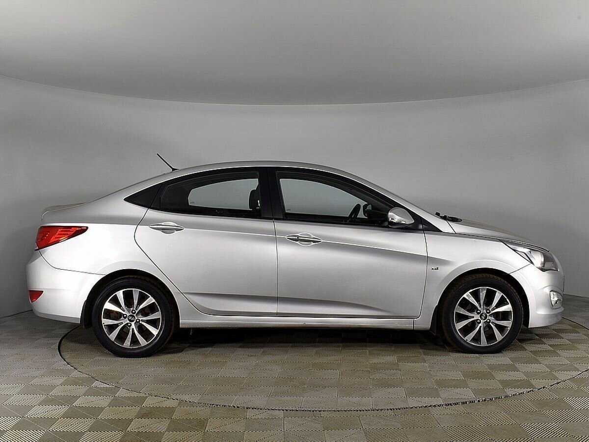 Hyundai Solaris с пробегом — 2015 год. Фото: #4