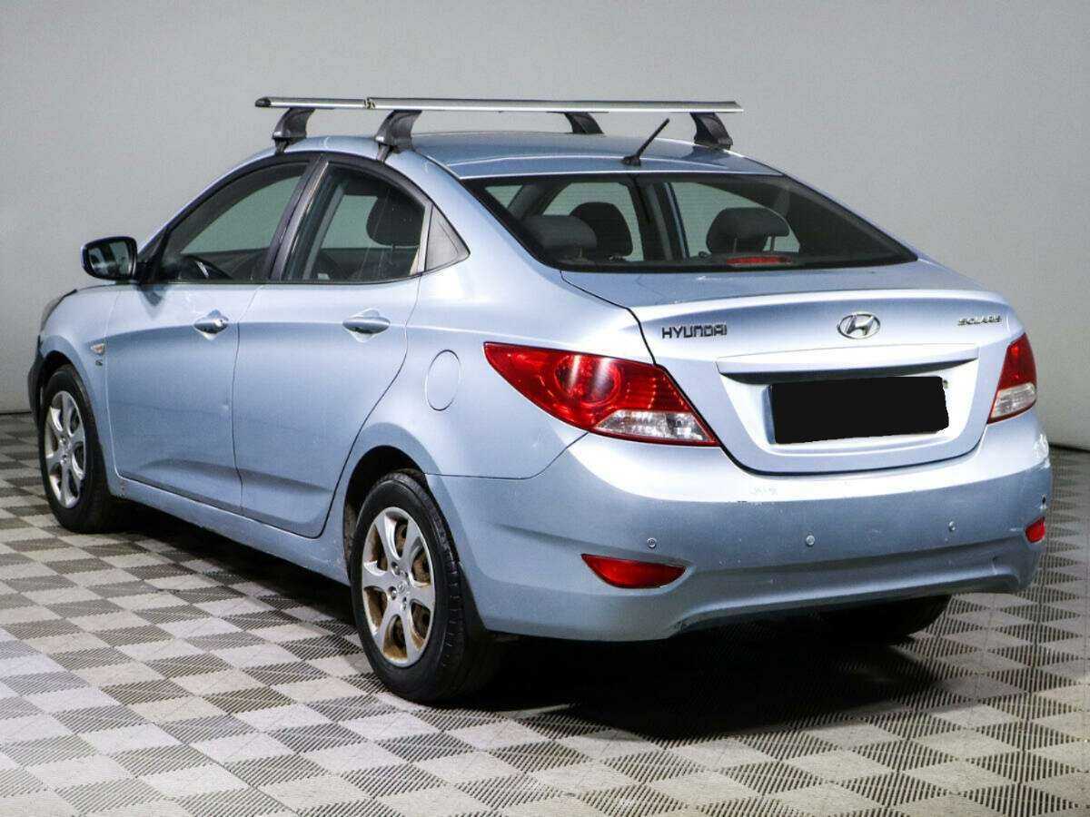 Hyundai Solaris с пробегом — 2011 год. Фото: #4
