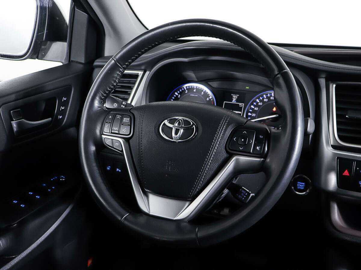 Toyota Highlander с пробегом — 2015 год. Фото: #14