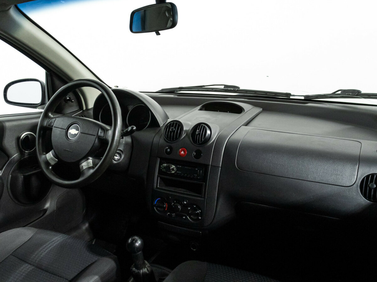 Chevrolet Aveo с пробегом — 2006 год. Фото: #8