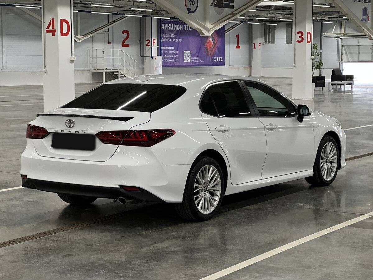 Toyota Camry с пробегом — 2018 год. Фото: #4