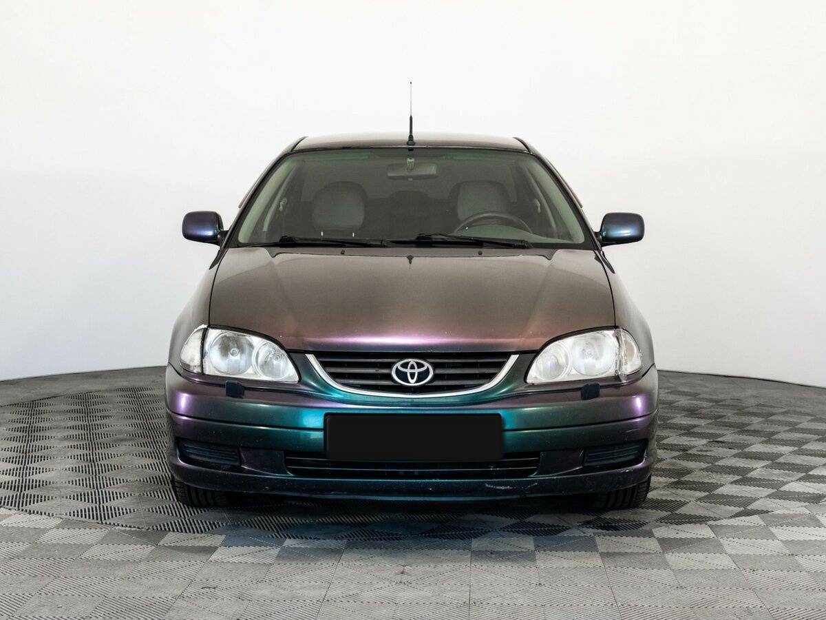 Toyota Avensis с пробегом — 2002 год. Фото: #1