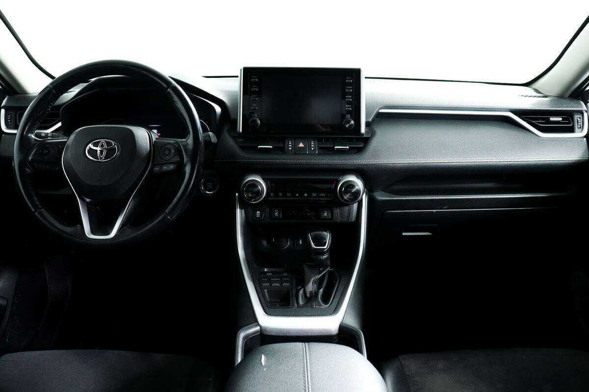 Toyota RAV4 с пробегом — 2020 год. Фото: #10